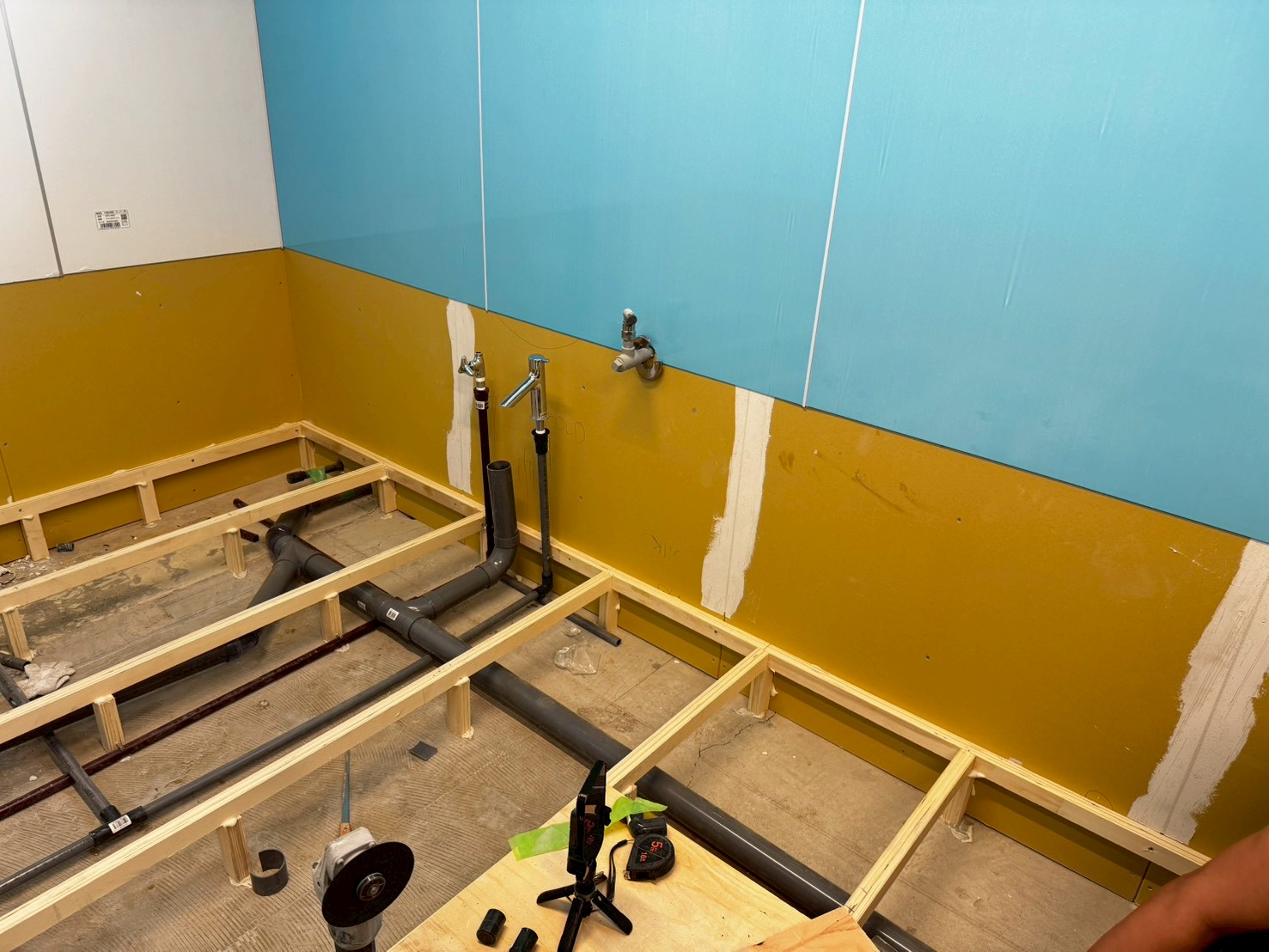 Commercial Painting project by ROCAS Corp in Tokyo